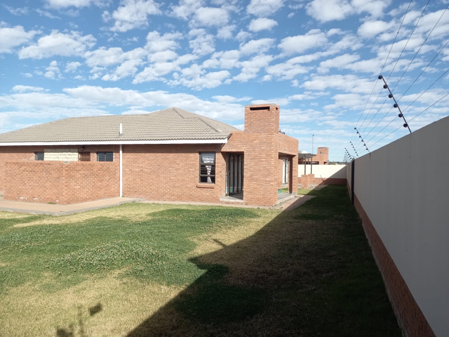 3 Bedroom Property for Sale in Hillside Free State